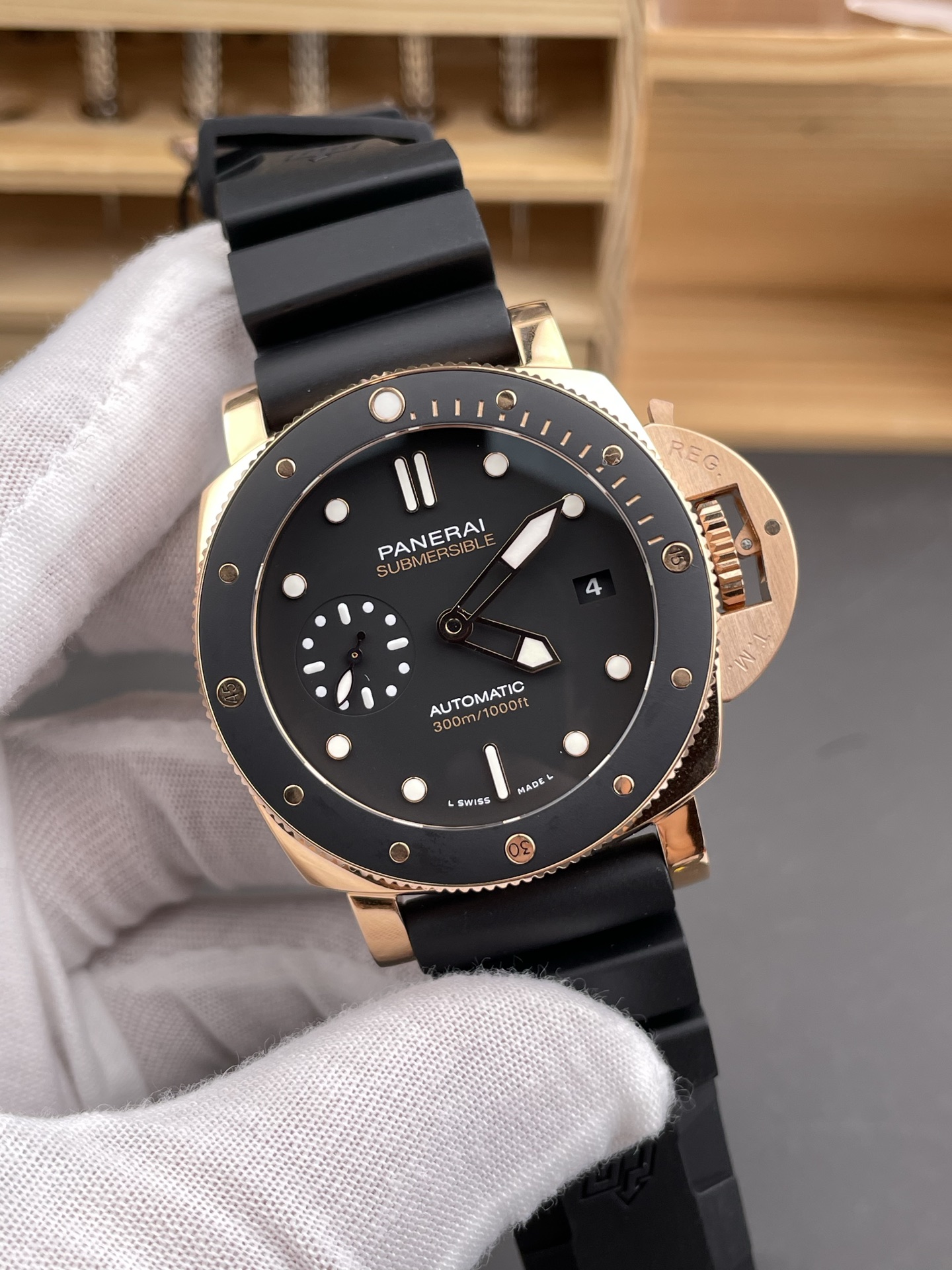 PAM2164 Submersible 42mm Best Edition Black Dial on Black Rubber Strap P900 - Image 2