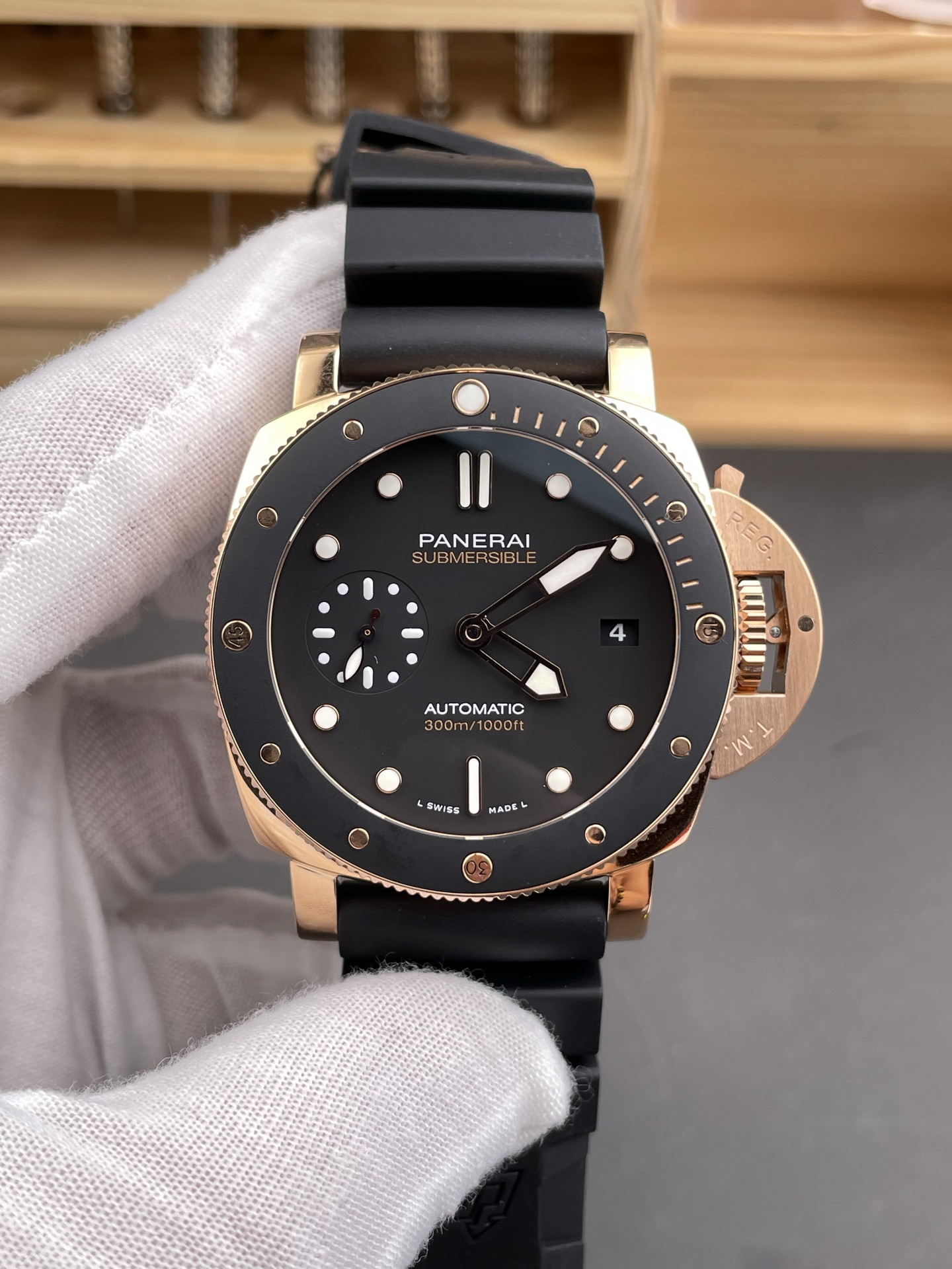 PAM2164 Submersible 42mm Best Edition Black Dial on Black Rubber Strap P900 - Image 3