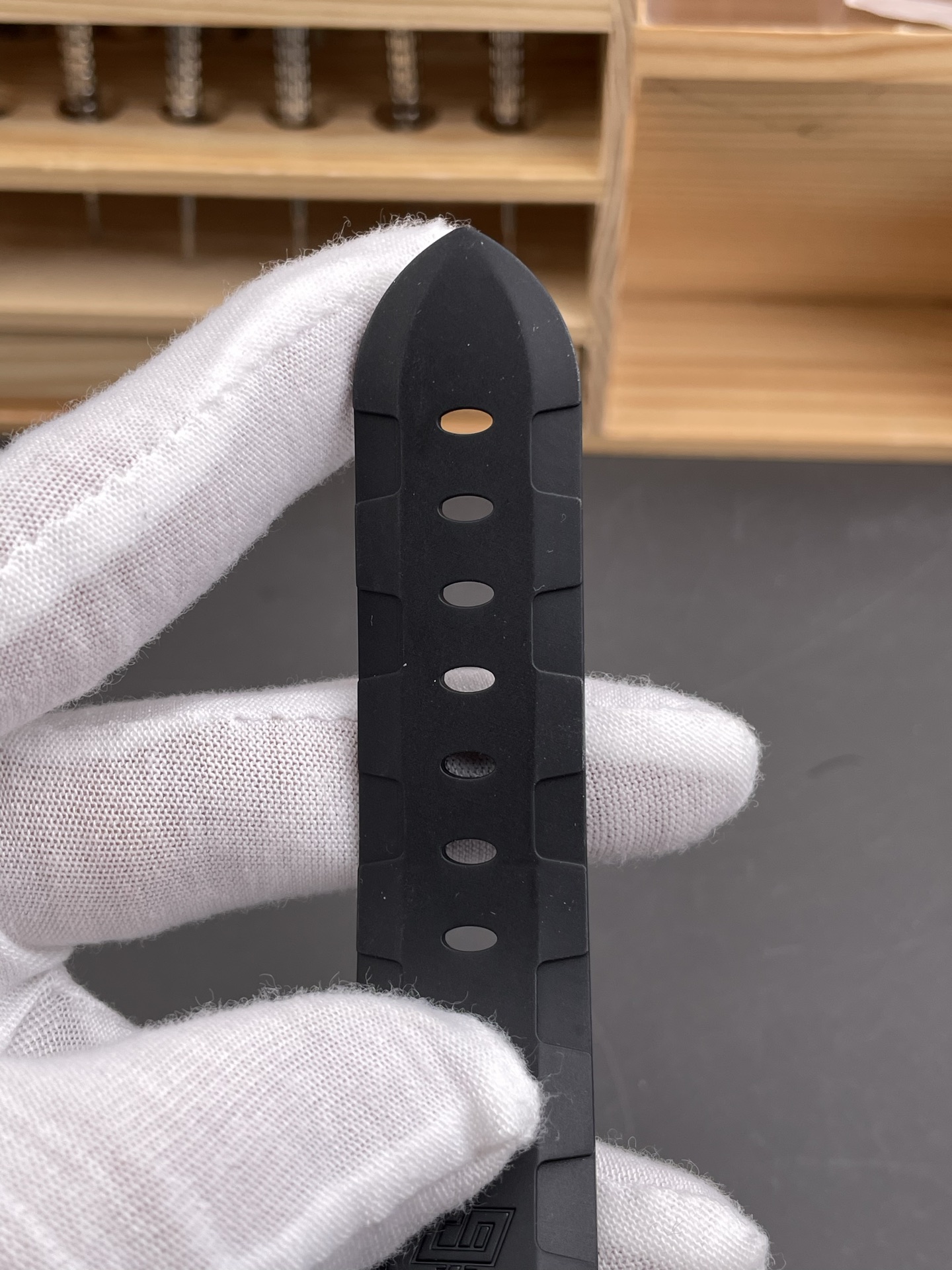 PAM2164 Submersible 42mm Best Edition Black Dial on Black Rubber Strap P900 - Image 8